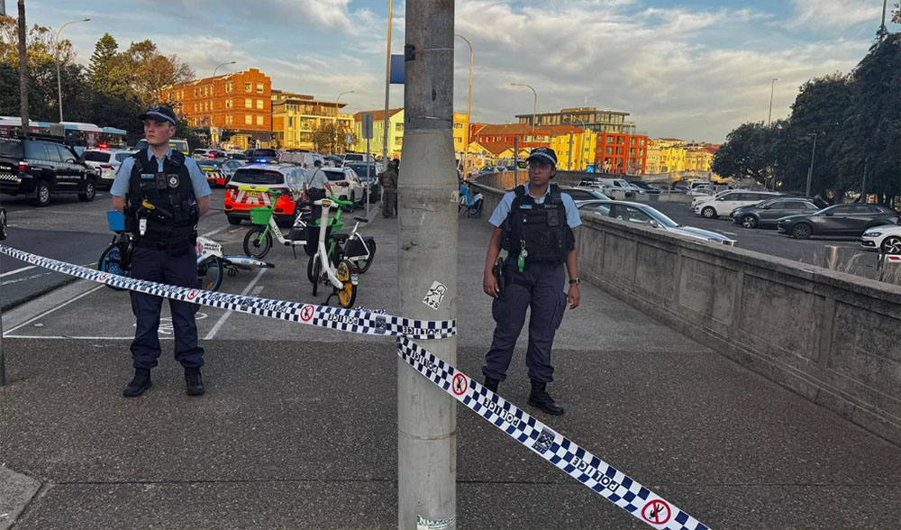 अष्ट्रेलिय...