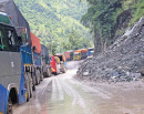 लेदो खस्दा मुग्लिन नारायणगढ सडक खण्डको १५ किलोमा सडक अवरुद्ध_img