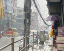 काठमाडौंमा पर्न थाल्यो पानी,हावाहुरी, मेघगर्जनसहित यी स्थानमा हुँदैछ वर्षा_img