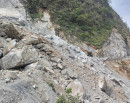कालीगण्डकी करिडोरअन्तर्गत तनहुँ–नवलपुर जोड्ने पुलको छेउ भाँसियो, सडक अवरुद्ध_img