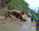 लगातारको वर्षाका कारण बुटवल–पाल्पा सडक अवरुद्ध_img
