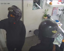 पेस्तोल देखाएर सुनचाँदी पसल लुट्न खोज्ने तीन जना पक्राउ भिडिओ सहित_img