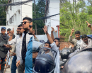 सिंहदरबार गेटमा प्रधानमन्त्रीविरुद्ध नाराबाजी, नेविसंघका ६ कार्यकर्ता पक्राउ_img