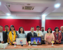 सगरमाथाको चुचुरोमा पुग्यो नेपाली कूटनीतिक संस्थाको लोगो, पूर्वा तेन्जिङलाई सम्मान_img