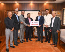 सोना सिमेन्ट र शुभम् हेल्थ केयरद्वारा १ करोड ५ लाख राहत सहयोग_img