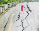 त्रिशूलीको कटानले मुग्लिन-नारायणगढ सडक खण्डको सिमलतालमा भासियो सडक_img