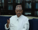 पुख्र्यौली गाउँ सपही पुगेर परिवारसँग दसैँ मनाए पूर्वराष्ट्रपति यादवले_img