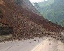 पहिरोले नारायणगढ-मुग्लिन र कर्णाली राजमार्ग अवरुद्ध_img