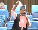 एकीकृत समाजवादीका सांसदले संसदमै च्याते बजेट पुस्तिका, यस्तो छ कारण_img