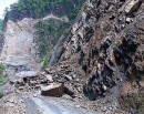 मुग्लिन नारायणगढ सडकमा ढुंगा खस्दा जोखिम (फोटो फिचर)_img