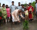 राष्ट्रपतिले राेपे धान (फोटो फिचर)_img