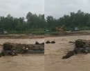 विनयी खोलाको बाढी घटेन, डाइभर्सन बनाउन समय लाग्ने_img