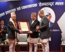 पूर्वप्रधानन्यायाधीश श्रेष्ठ ‘हेमबहादुर मल्ल सम्मान’ बाट सम्मानित (तस्बिरहरू)_img