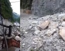 पृथ्वी राजमार्गको बादरेमा पुन: पहिरो, सडक अवरुद्ध_img