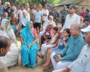 प्रहरीको गोली बाट मारिएका लालुको घरमा पुगे मधेशका मुख्यमन्त्री सिंह_img