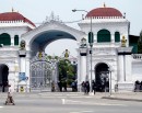 सिंहदरबारभित्रै छिरे प्रदर्शनकारी_img