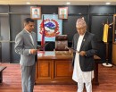 अर्थमन्त्री खनालसँग बीमा प्राधिकरणका नवनियुक्त अध्यक्ष शर्माले लिए शपथ_img
