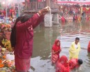 उदाउँदो सूर्यलाई अर्घ दिइयो_img
