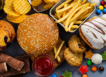 बाल मोटोपन नियन्त्रणका लागि जंक फूड विज्ञापनमा कडाइ