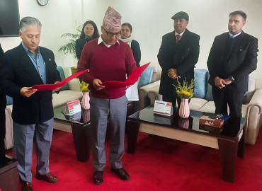 महालक्ष्मी विकास बैंकका नवनियुक्त अध्यक्ष द्धारा पदतथा गोपनियताको सपथ