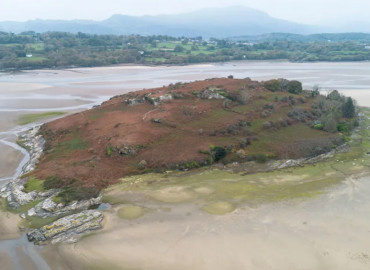 वेल्सको तट नजिकै निजी टापु बिक्रीमा