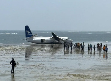सोमालियामा उडान भरेको केहि बेरमै विमान दुर्घटनाग्रस्त