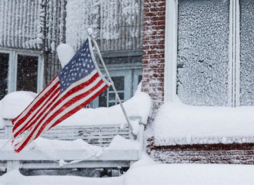 विभिन्न राज्यमा हिमपात, पाँच हजार भन्दा बढी उडान रद्द