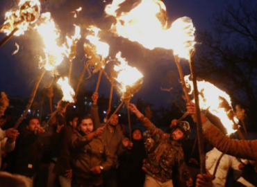 काठमाडौंमा अनेरास्ववियुको मसाल जुलुस, झण्डा जलाएको घटनाको छानबिन माग