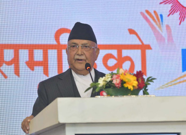 एमालेको चुनावी घोषणापत्र : युवा उद्यमीलाई १० हजारबराबरको डलरकार्ड उपलब्ध गराउने