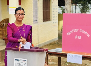 रास्वपा उम्मेदवार गौतमले गरिन् मतदान