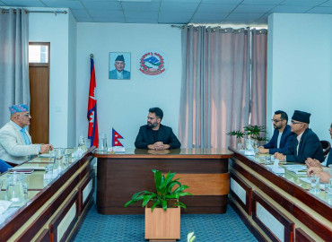 मुख्यमन्त्रीहरूसँग छलफलमा जुटे प्रधानमन्त्री बालेन (फोटो फिचर)