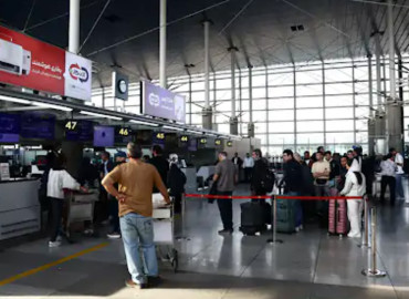 करिब दुई महिनापछि तेहरानस्थित विमानस्थलबाट हवाई उडान शुरु