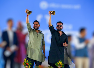 ‘हामी मिल्यौं र इतिहास रच्यौं’