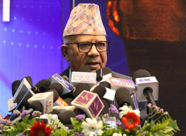 भावनाको कुरा गरेर मात्रै कम्युनिस्ट एकता हुँदैन : माधव नेपाल