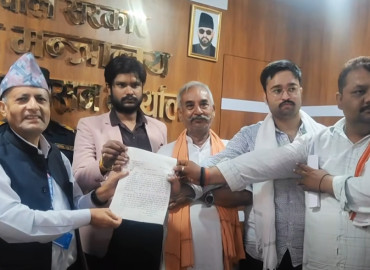 सांसद र नगर प्रमुखविरुद्धको मुद्दा फिर्ता लिन ज्ञापनपत्र