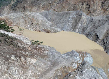 जिरोङमा बनेको अवरोध–ताल पूर्ण रूपमा खाली, केरुङ पहिरोमा १६ जनाको मृत्यु