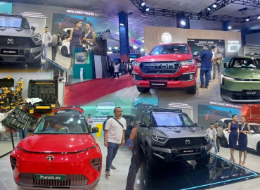 सवारी साधनको कुम्भ प्रदर्शनी: नाडा अटो शोको चहलपहल र प्रर्दशनीमा राखिएका सवारीसाधन (फोटो फिचर)
