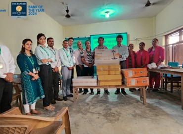 सिटिजन्स बैंकद्वारा विद्यालयलाई पंखा हस्तान्तरण