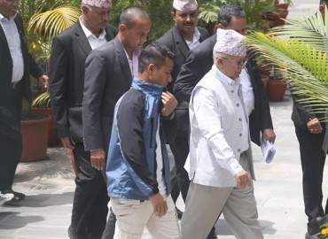 माधव नेपाल विशेष अदालतमा उपस्थित