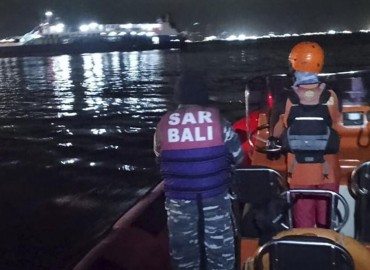 इन्डोनेसियाको बाली टापु नजिक ६५ जना सवार पानीजहाज डुब्यो