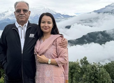 गंगा दाहालले छोडिन् प्रचण्डको सचिवालयको जिम्मेवारी