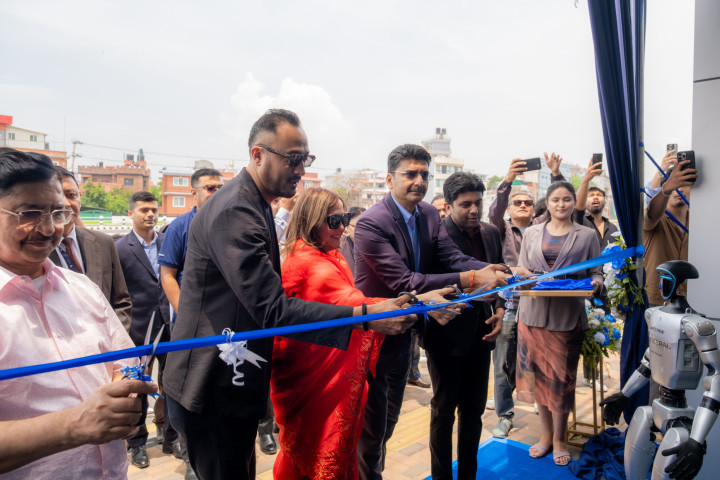 महाराजगञ्जमा नयाँ सोरुम खोलेर काठमाडौंमा उपस्थिति बलियो बनाउँदै दिपल