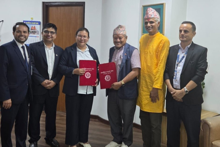 नागरिक लगानी कोष र राइनास नगरपालिकाबीच नागरिक पेन्सन योजना सञ्चालन सम्झौता