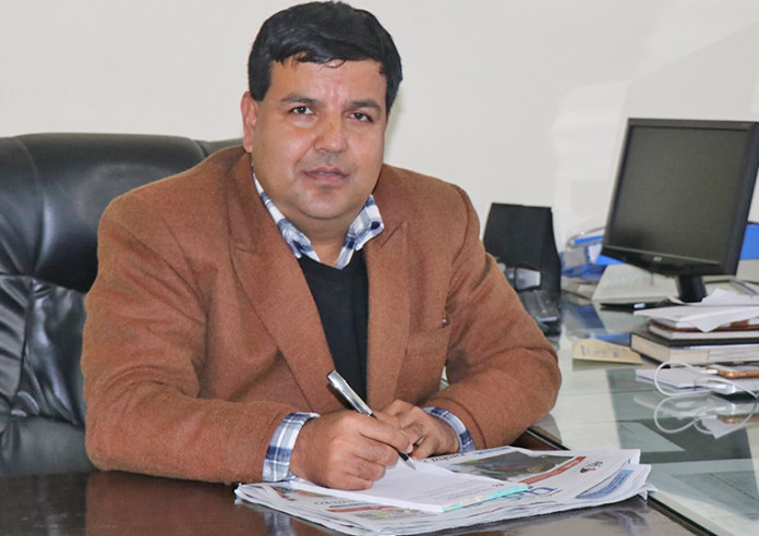 विपन्नको छुटदेखि नि:शुल्क उपचार जारी रहन्छ, भ्रममा नपरौं: सुनिल शर्मा