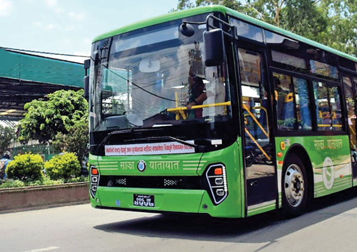 विद्युतीय सवारीको भाडादर घटाउने सरकारको तयारी