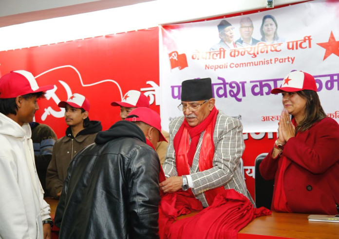 गोरखा आरुघाटका युवाहाँहरू नेपाली कम्युनिष्ट पार्टीमा प्रवेश