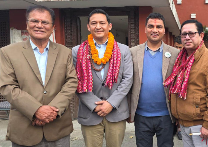 रास्वपा छोडेका प्रणय शमशेर राणा नेपाली कांग्रेसमा प्रवेश