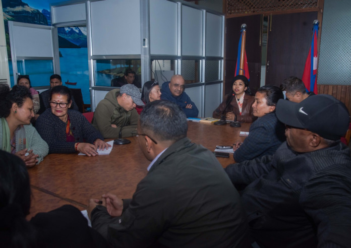 महिलाहरुमा हुने पाठेघरको मुखको क्यान्सरबाट बच्न खोप र नियमित परीक्षण गराउनुपर्छ:  कार्यवाहक प्रमुख डंगोल