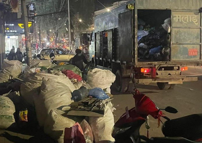 पर्यटकीय राजधानी पोखरामा दुई सातापछि फोहर उठाउन सुरु