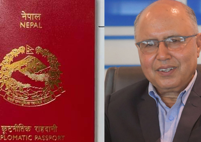 अर्थमन्त्री खनालले फिर्ता गरे कूटनीतिक पासपोर्ट